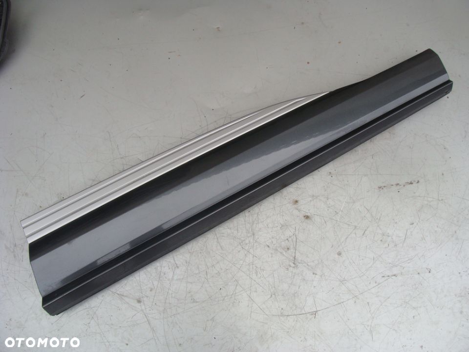 AUDI E-TRON listwa drzwi prawy przód 4KE853960C - 1