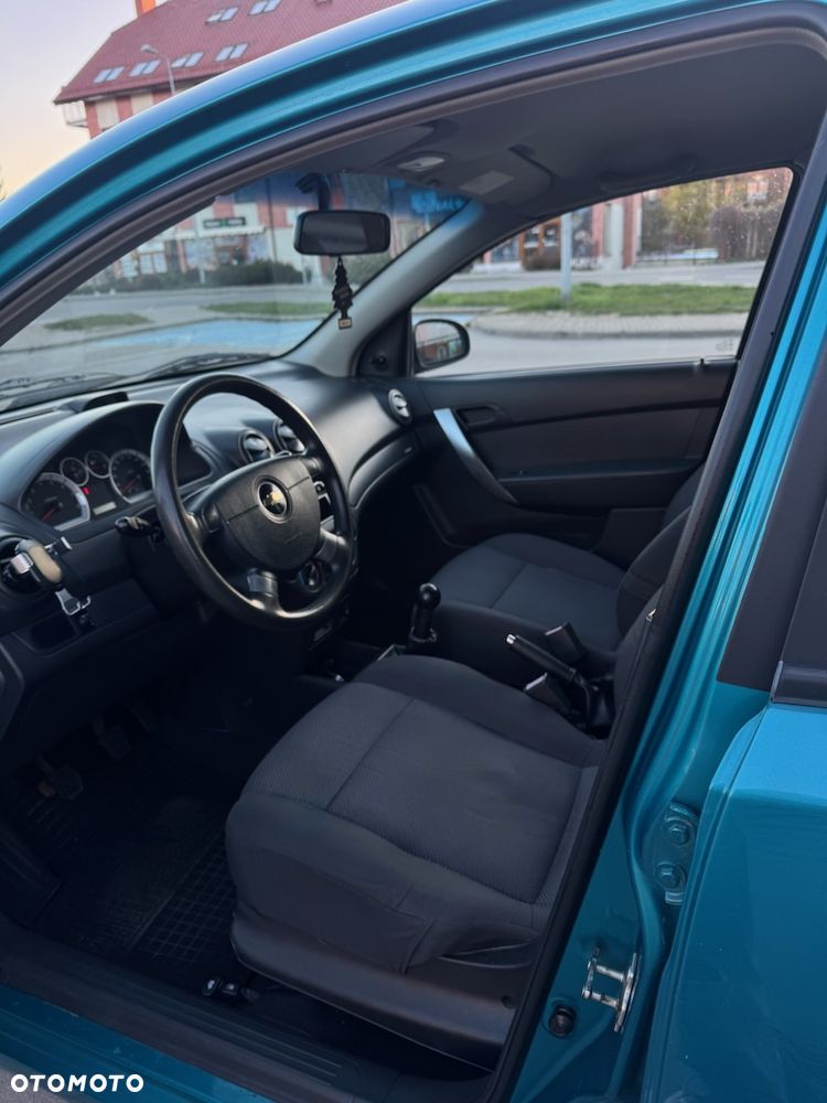 Chevrolet Aveo 1.2 16V Base - 13