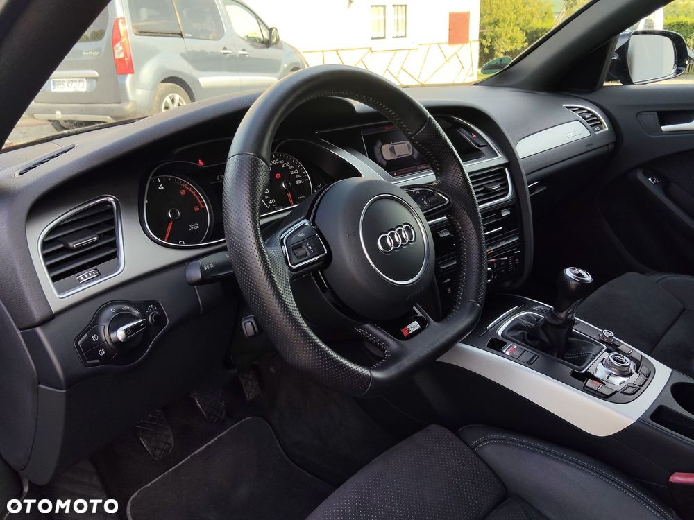 Audi A4 Avant 2.0 TDI DPF quattro S line Sportpaket - 28