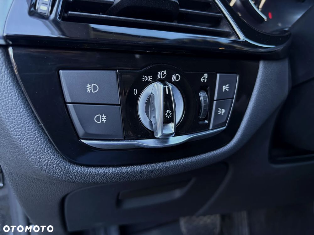 BMW Seria 5 520d - 34