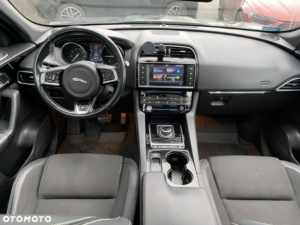 Jaguar F-Pace 20d AWD Prestige - 12
