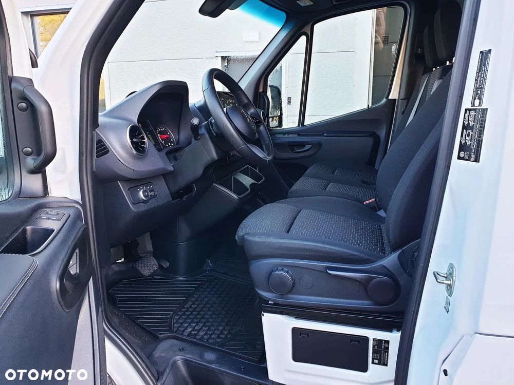 Mercedes-Benz SPRINTER 317 - 21