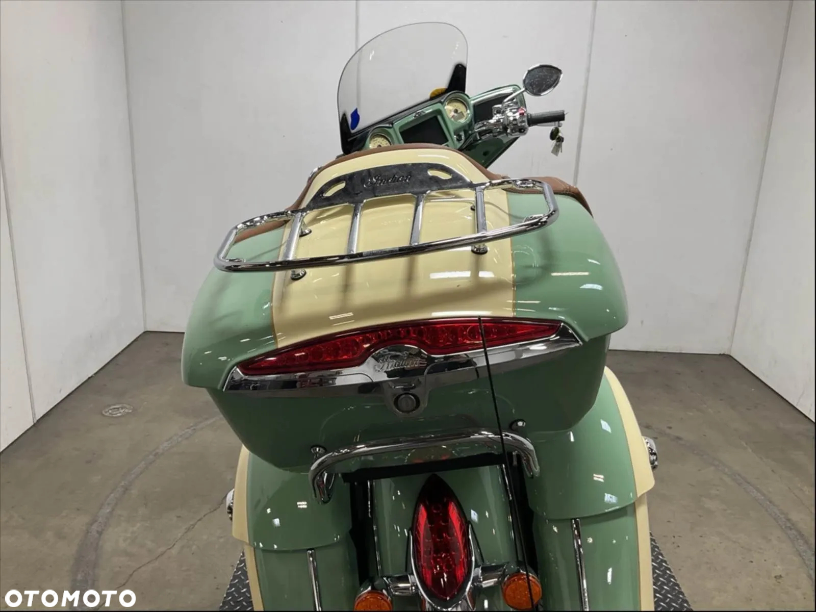 Indian Roadmaster - 20