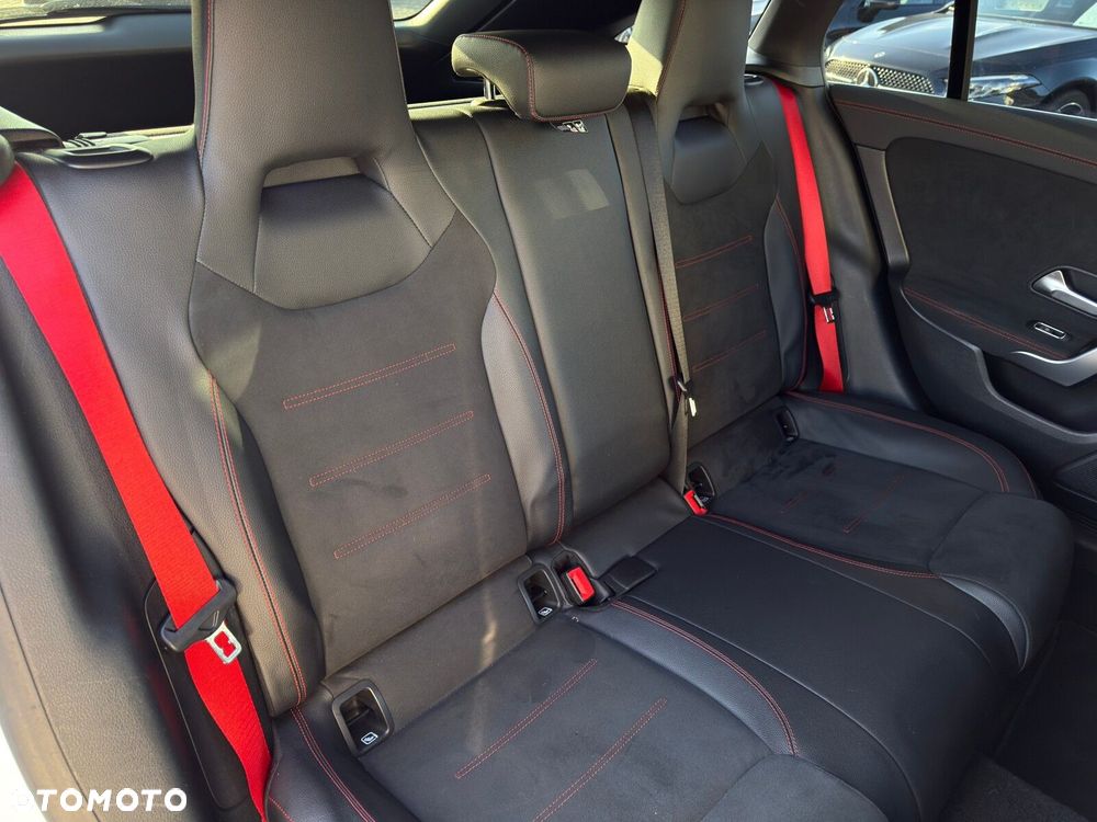 Mercedes-Benz CLA AMG 35 4-Matic 7G-DCT - 25