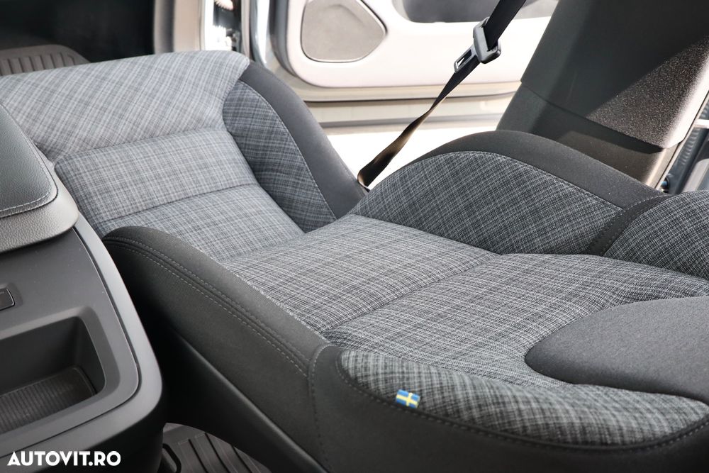 Volvo XC 60 B5 AT AWD MHEV Core - 32