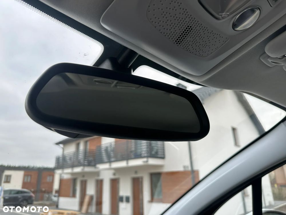 Peugeot 2008 PureTech 110 GPF EAT6 Black Edition - 29