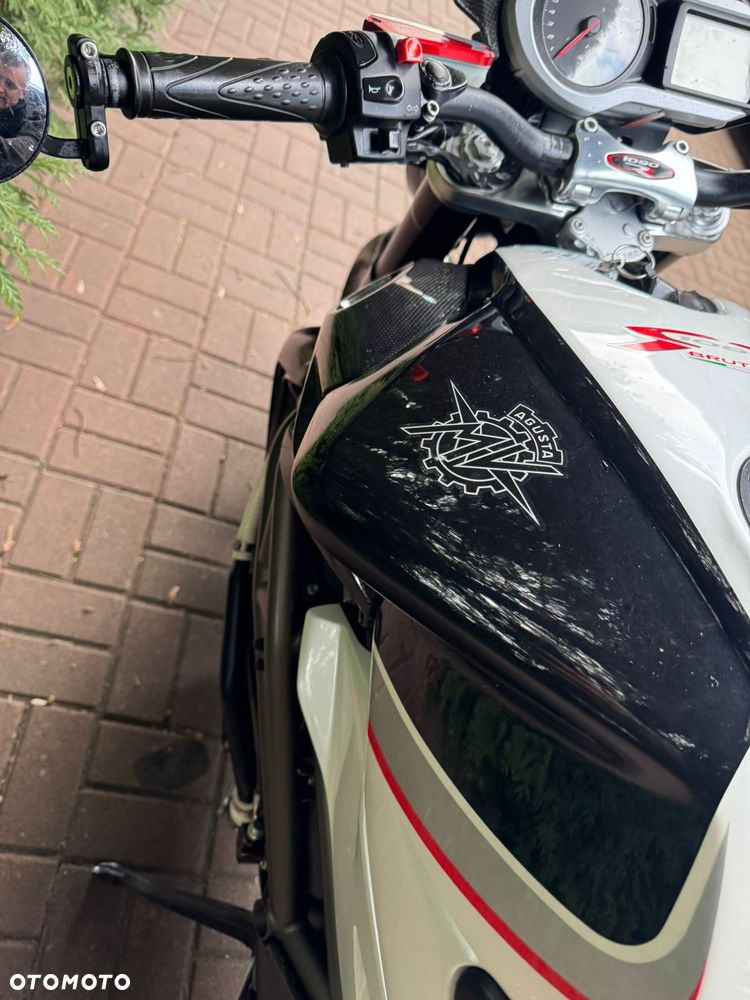 MV AGUSTA Brutale - 16