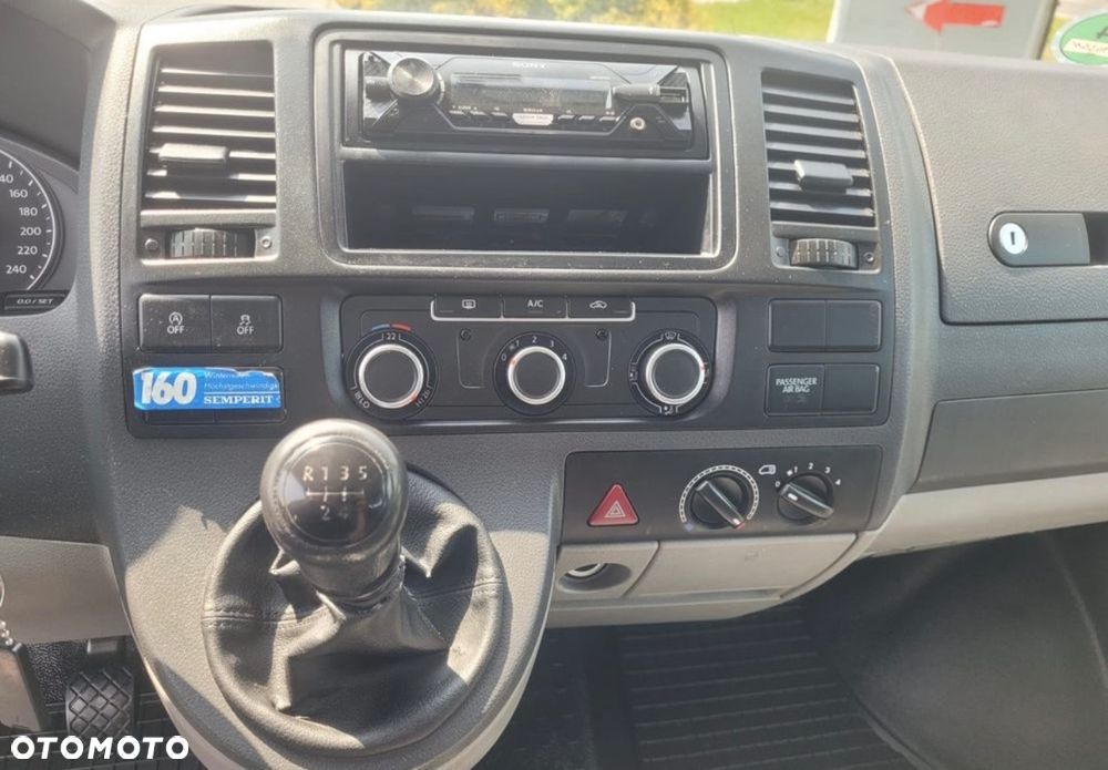 Volkswagen Transporter - 11