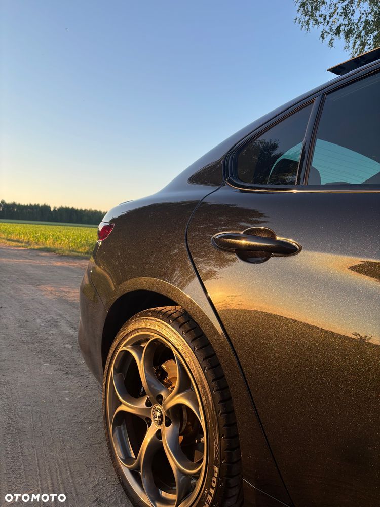 Alfa Romeo Giulia 2.0 Turbo Estrema Q4 - 5