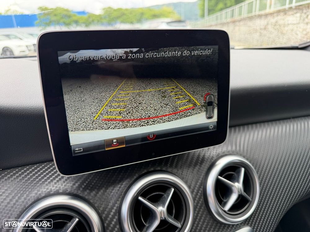 Mercedes-Benz A 180 d AMG Line - 17