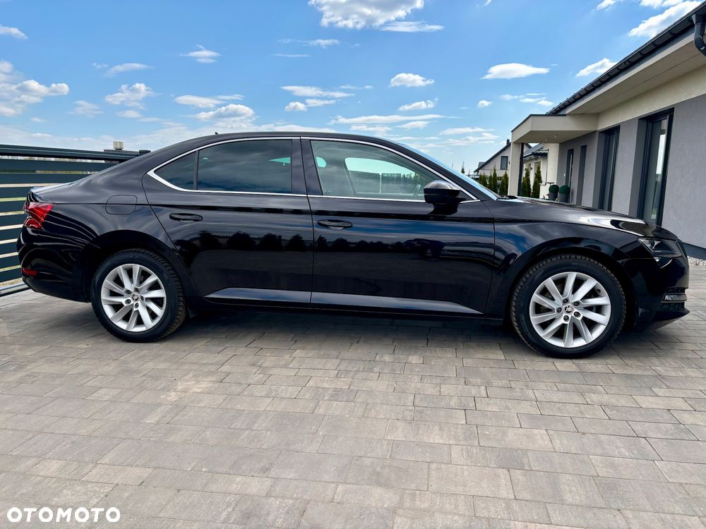 Skoda Superb 2.0 TDI SCR Style DSG - 6