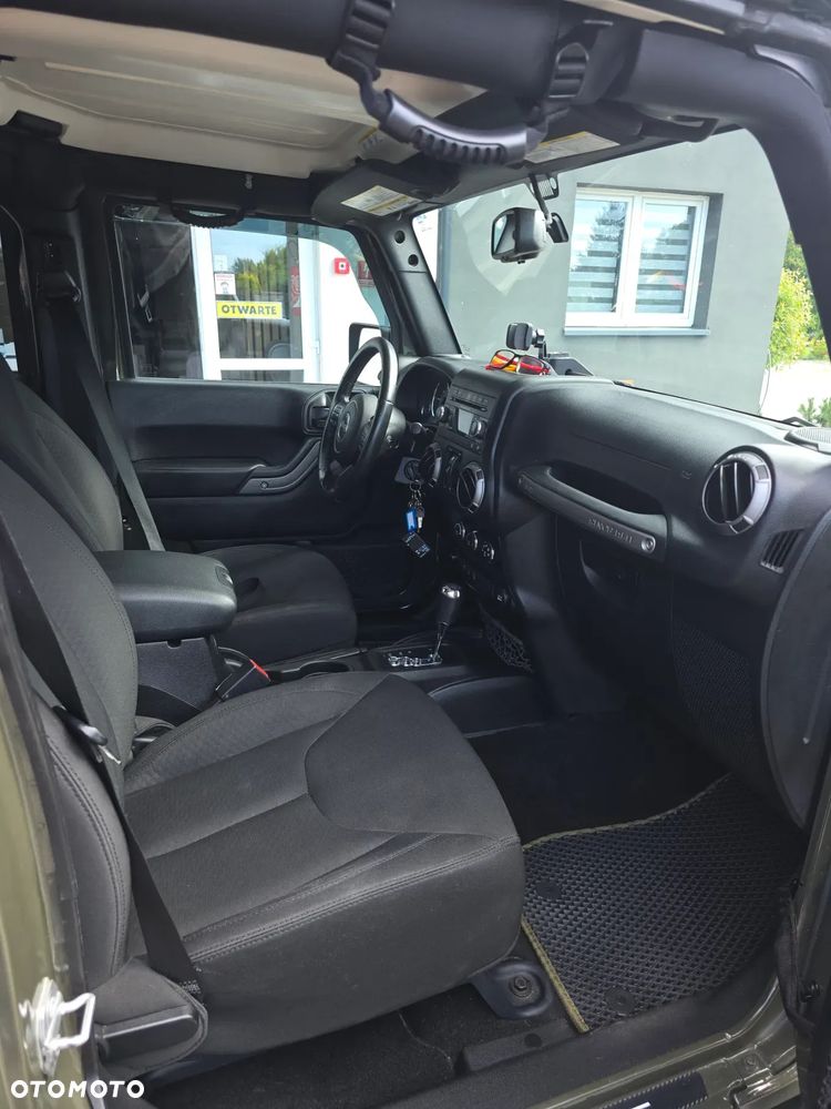 Jeep Wrangler - 27