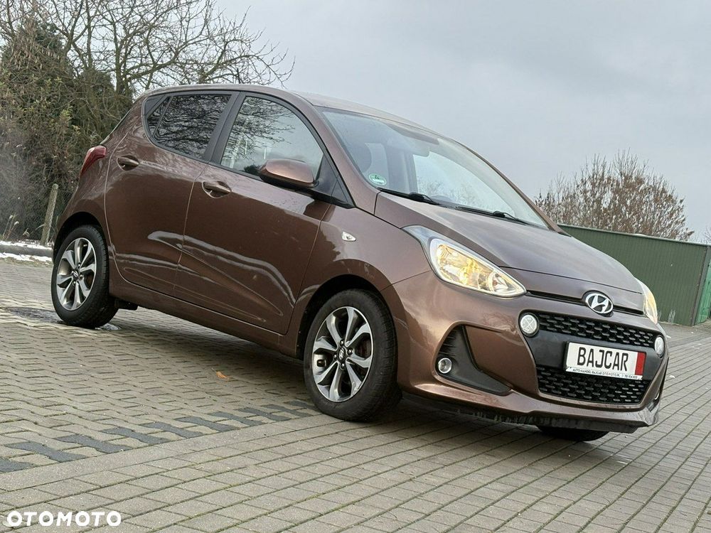 Hyundai i10 1.0 Fifa World Cup Edition - 8