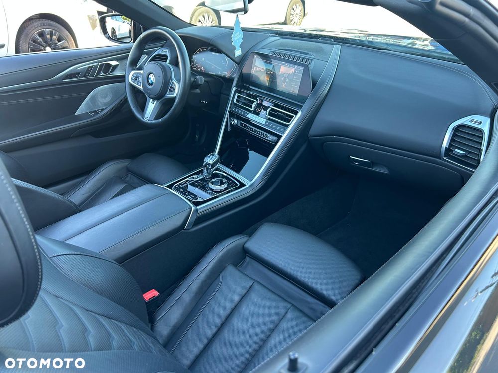 BMW Seria 8 M850i xDrive - 26