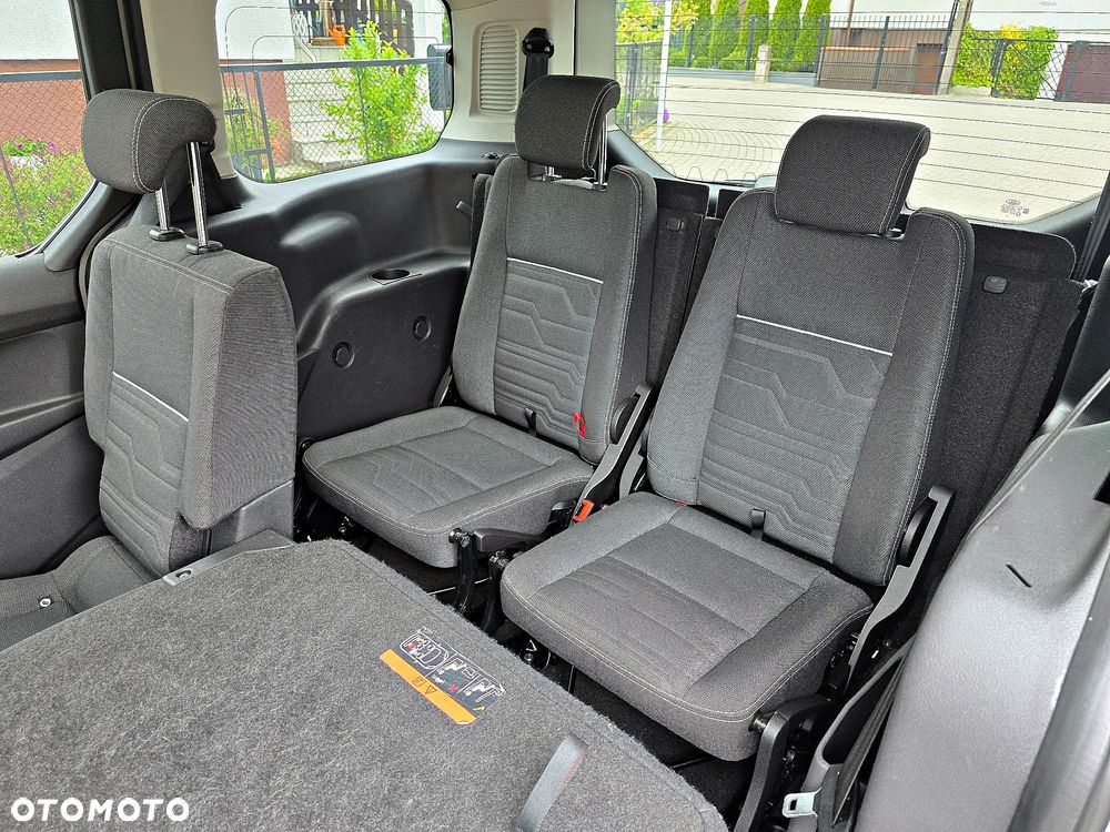 Ford Tourneo Connect Grand - 37