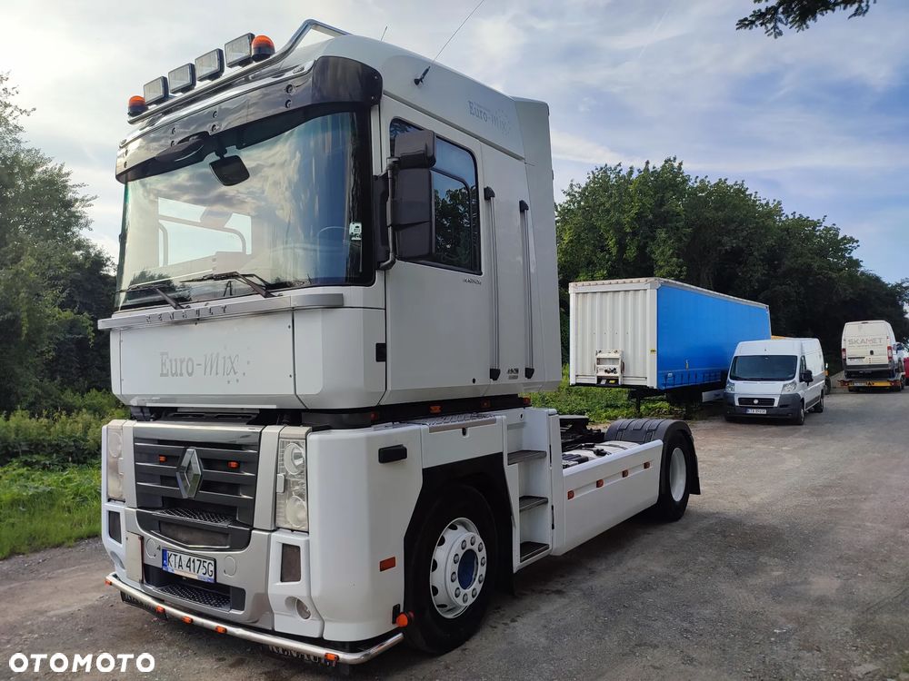 Renault MAGNUM - 3