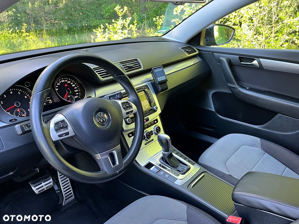 Volkswagen Passat - 15