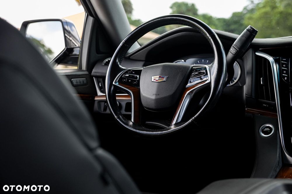 Cadillac Escalade - 21