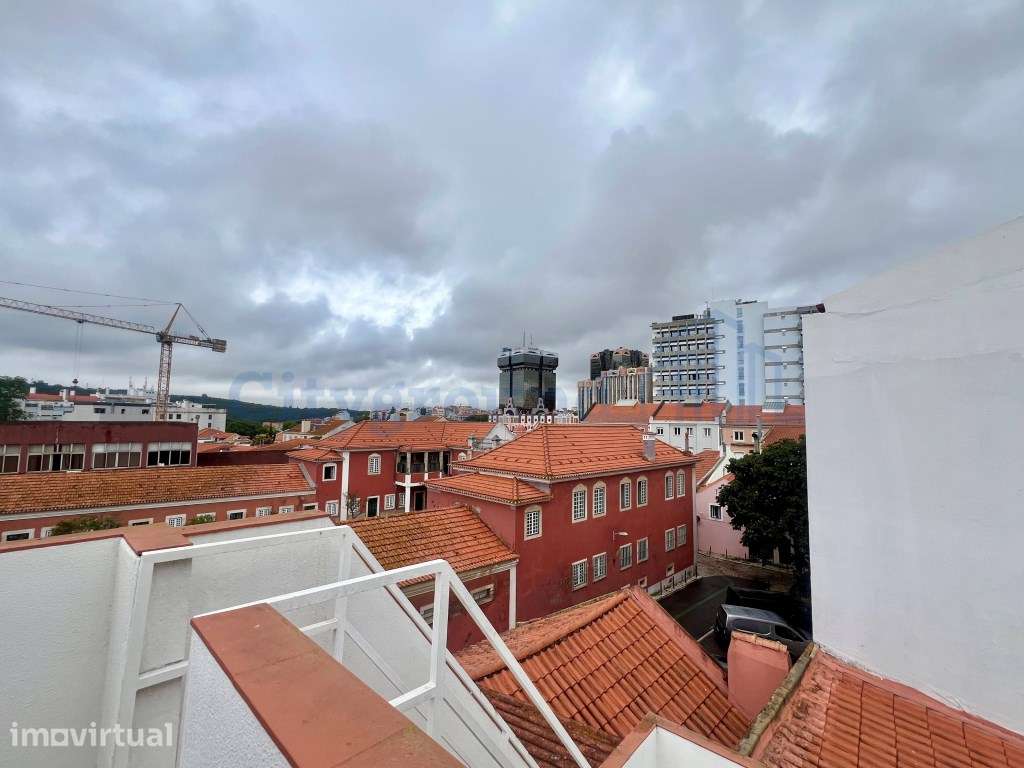 Prédio de charme em azulejo em Campo de Ourique | Elevado potencial... - Grande imagem: 4/46