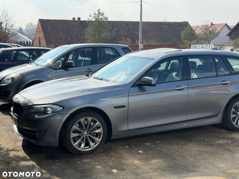 BMW Seria 5 525d xDrive Sport-Aut - 11