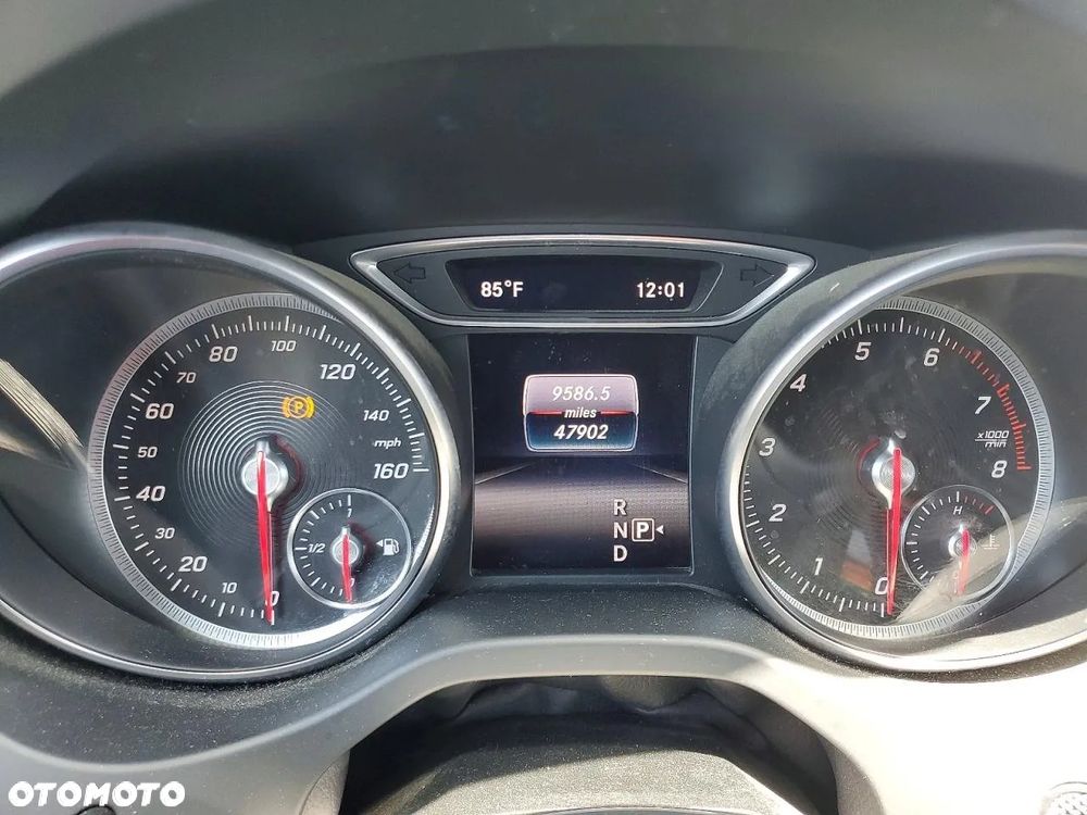 Mercedes-Benz CLA 250 4Matic 7G-DCT AMG Line - 11