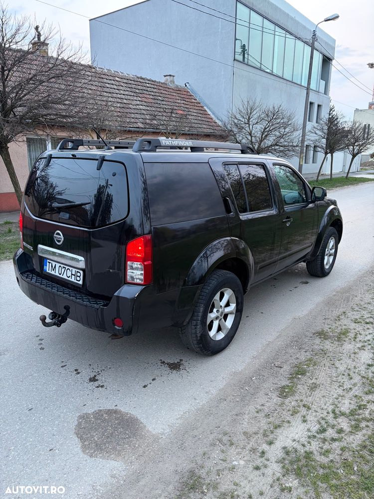 Nissan Pathfinder - 5
