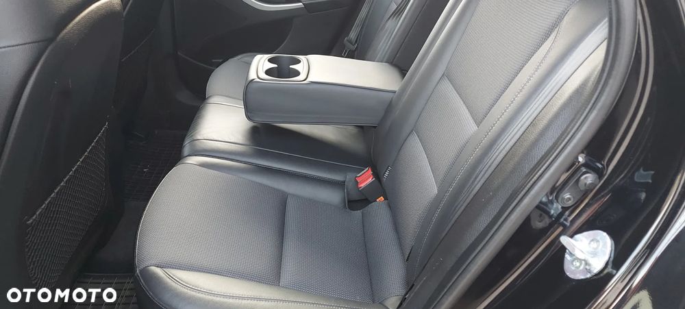 Hyundai i30 1.6 CRDi Premium - 16