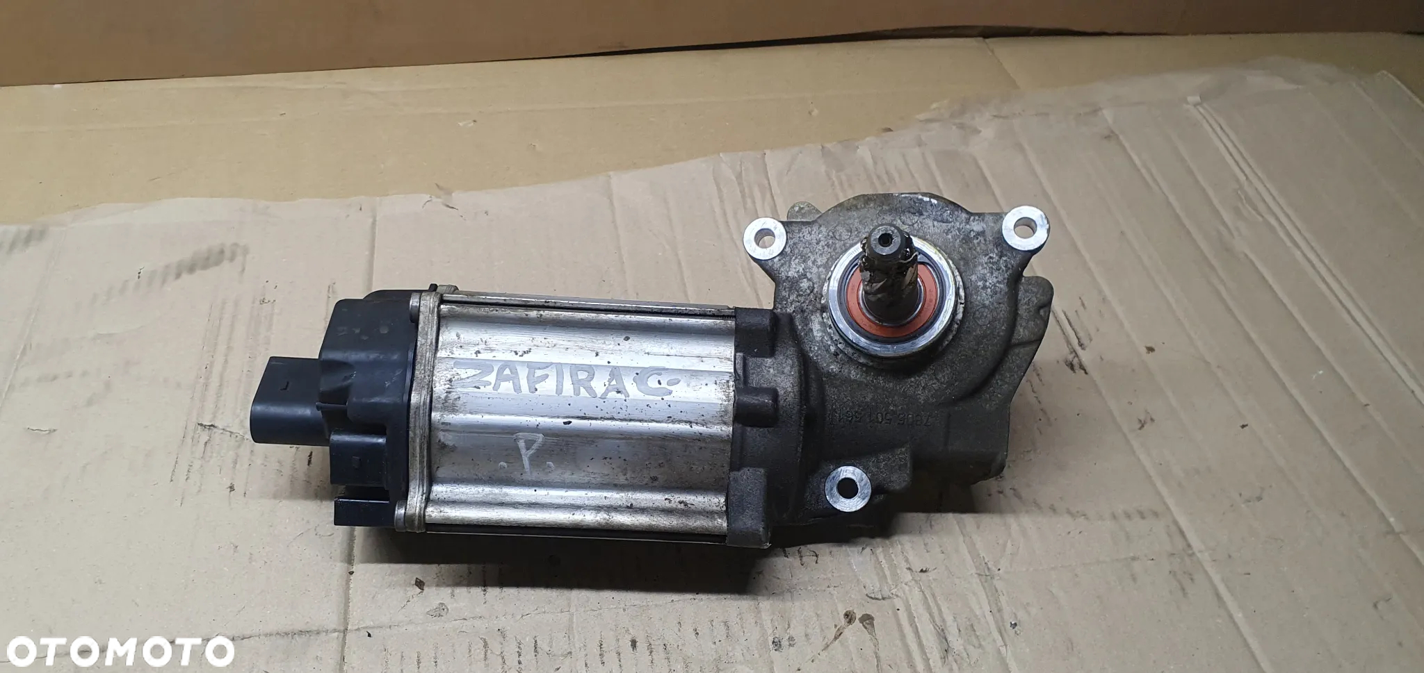 Silnik maglownicy przekładni kierowniczej Opel Zafira C 0273010201 - 3