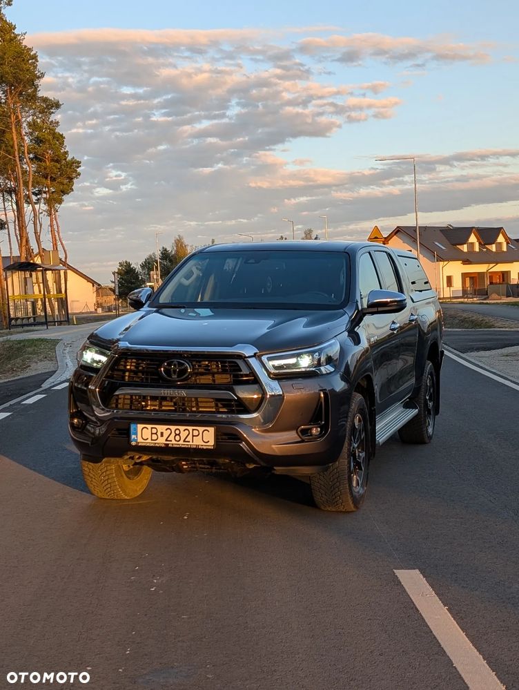Toyota Hilux - 2