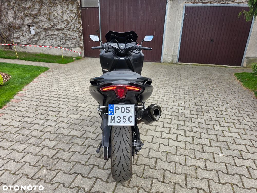 Yamaha Tmax - 12