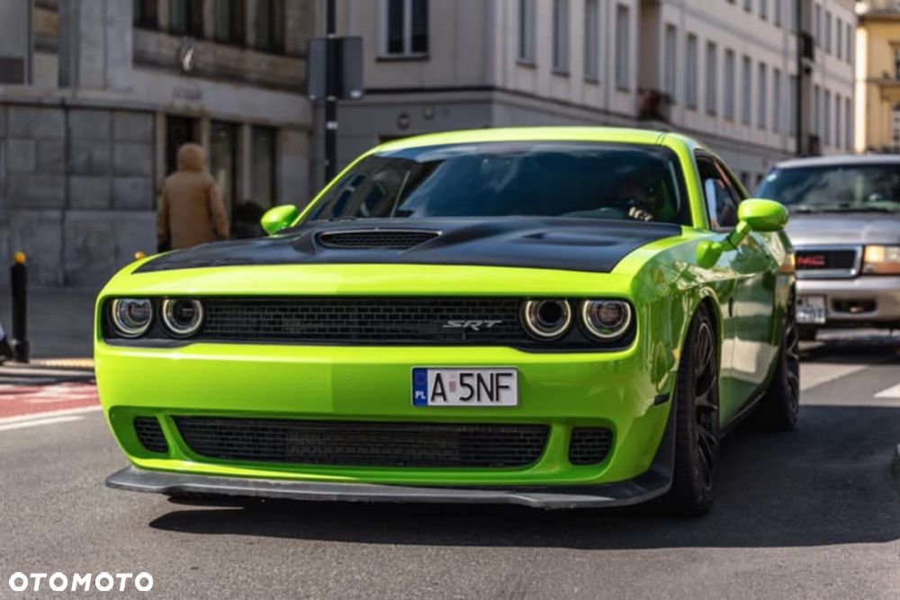 Dodge Challenger - 2