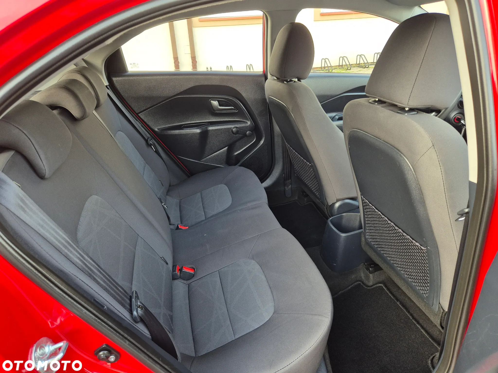 Kia Rio - 10