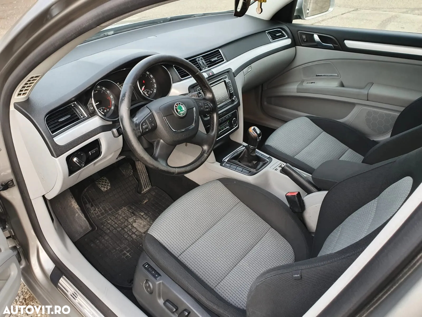 Skoda Superb Combi 2.0 TDI Ambition - 5