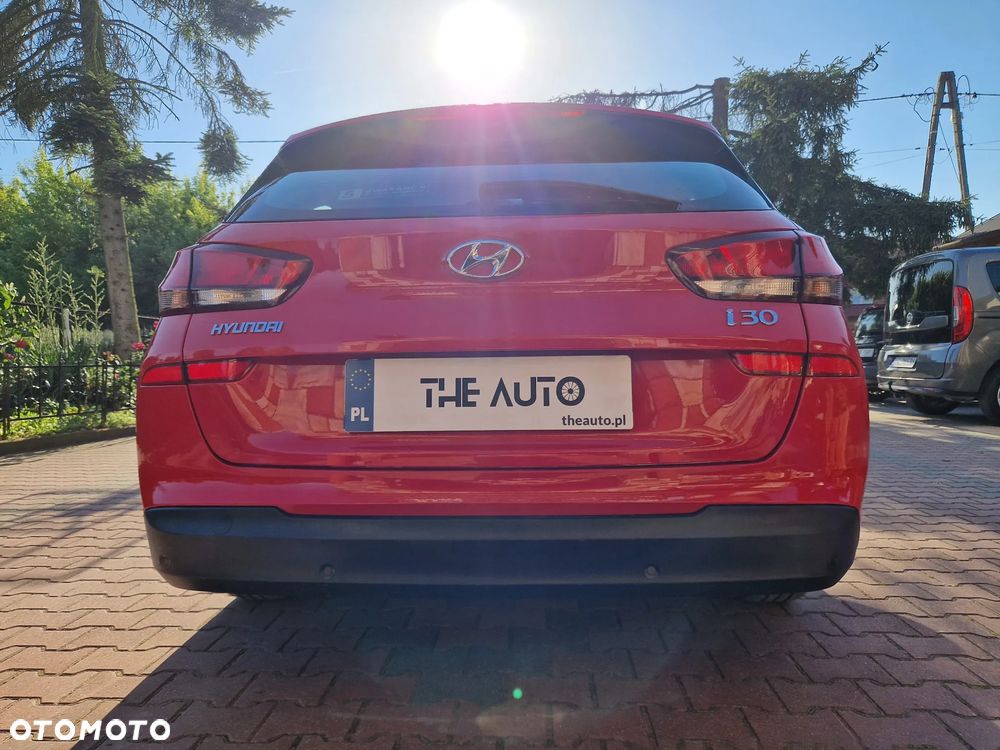Hyundai i30 1.5 DPI Classic + - 7