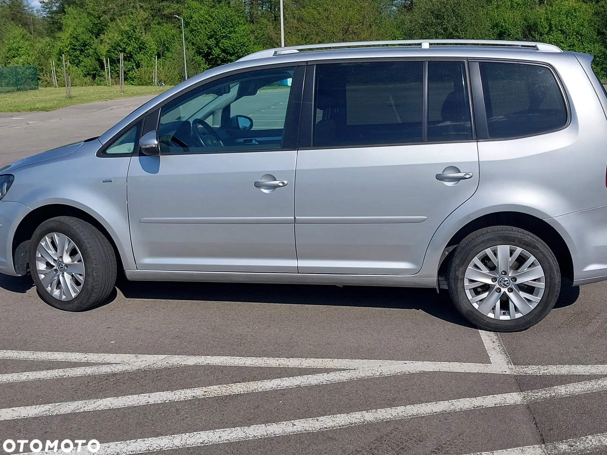 Volkswagen Touran 1.6 TDI DPF BlueMot Comfortline - 4