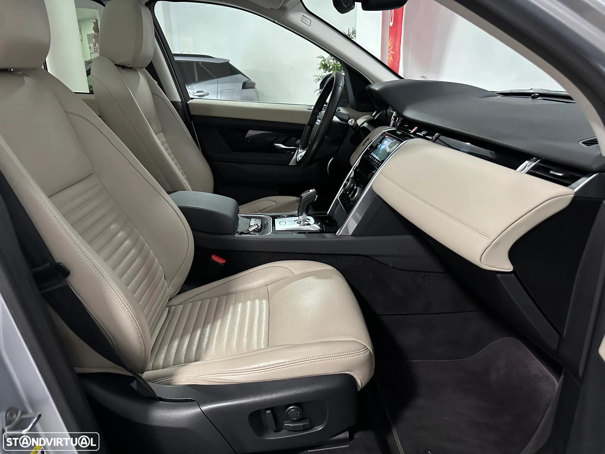 Land Rover Discovery Sport 2.0 D AWD S - 13