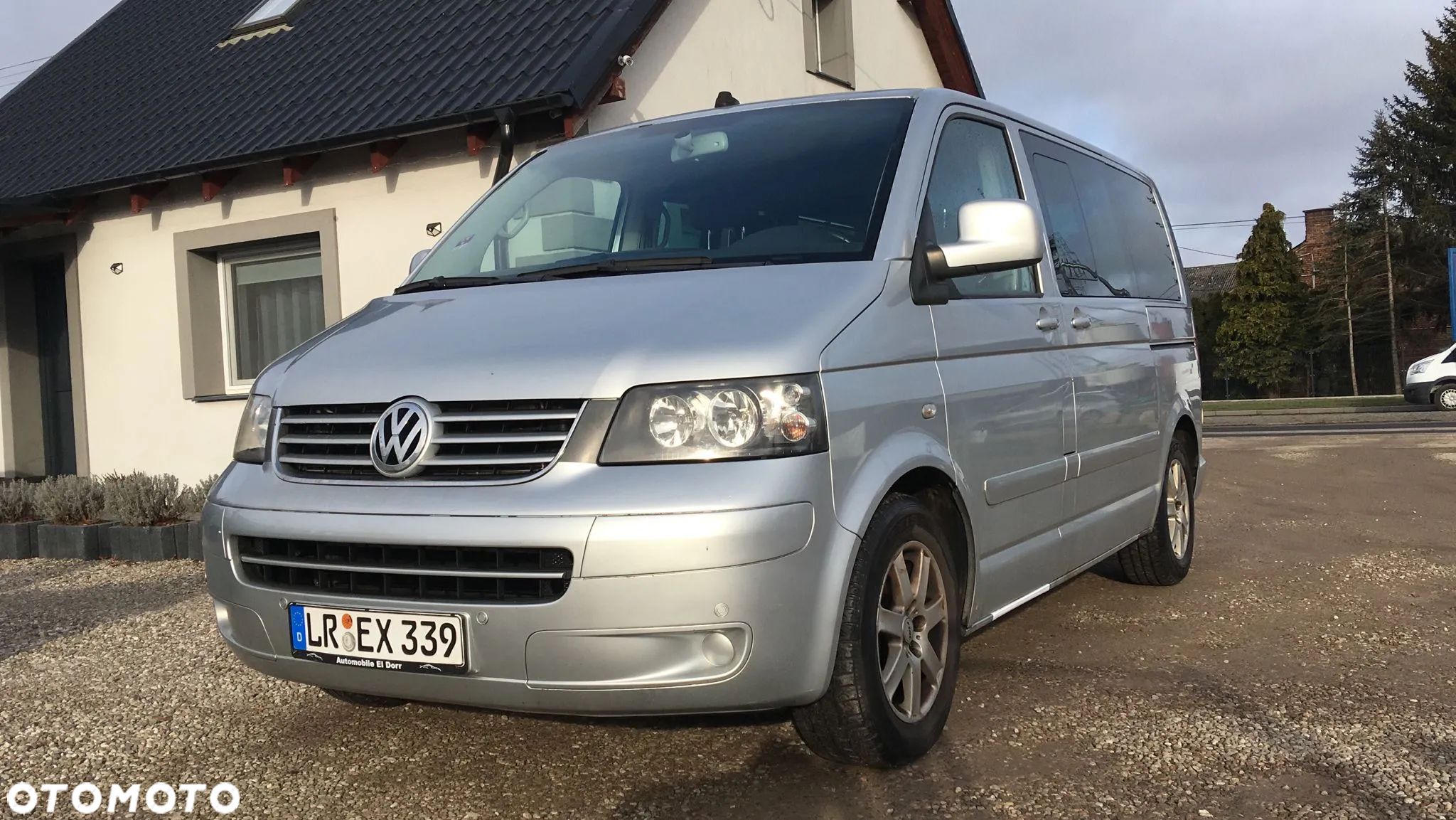 Volkswagen Multivan - 1