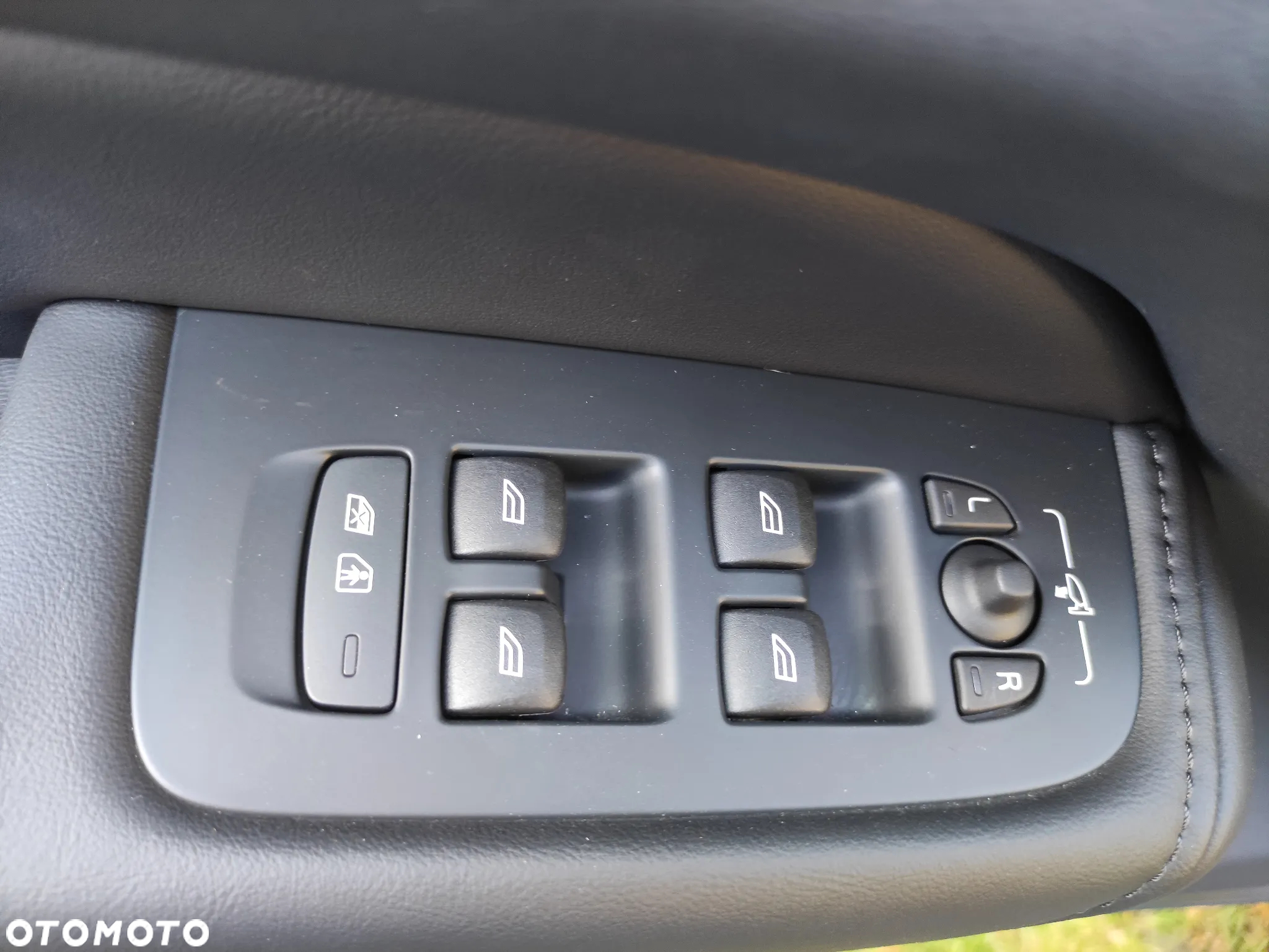 Volvo XC 60 B5 B AWD Plus Dark - 13