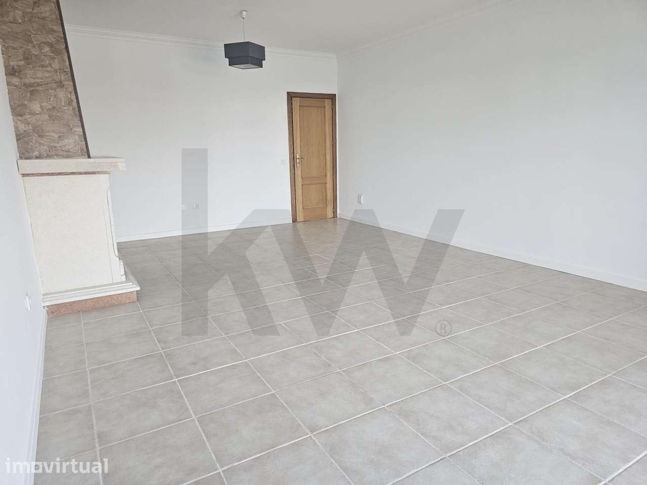 Moradia T4 de 3 pisos com piscina, jardim e garagem na Quinta da Serra - Grande imagem: 4/27