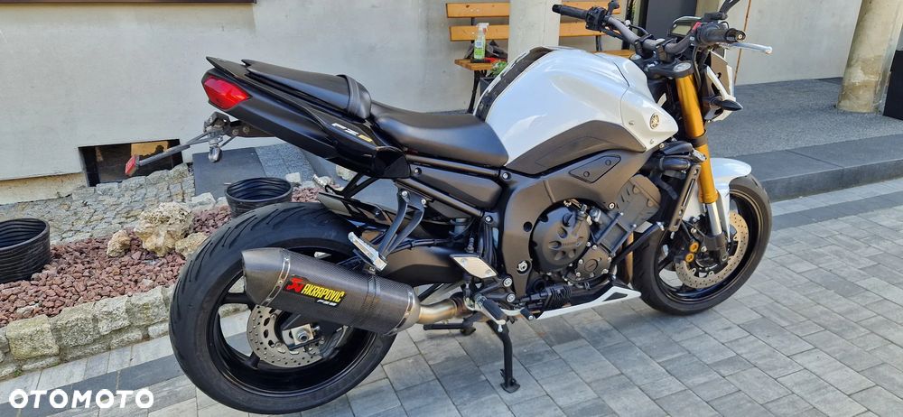 Yamaha FZ8 - 5