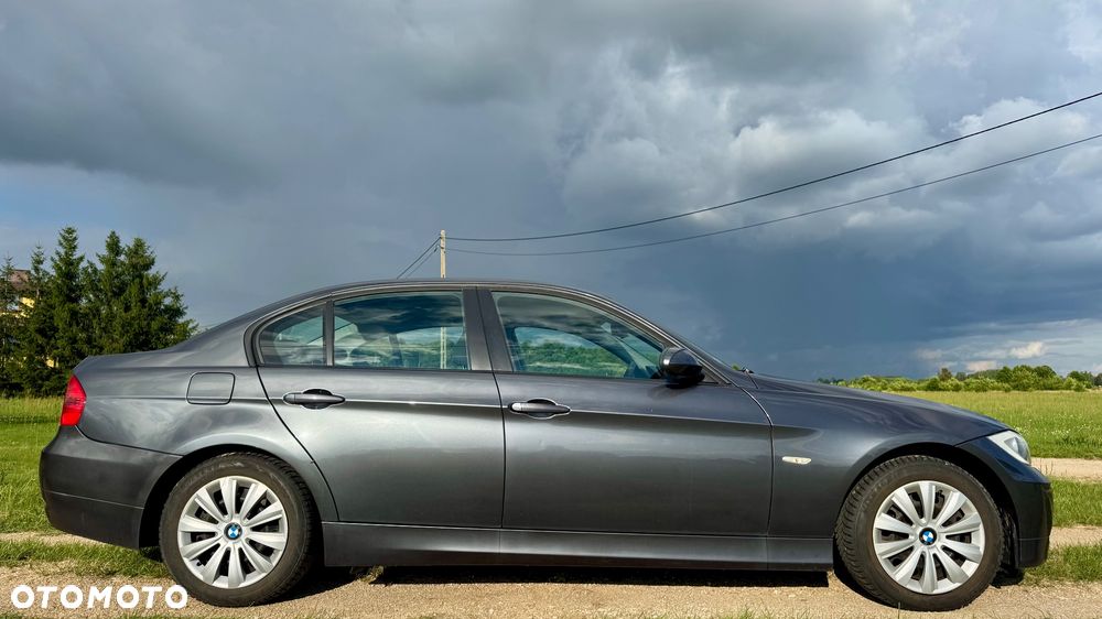BMW Seria 3 318d DPF - 12