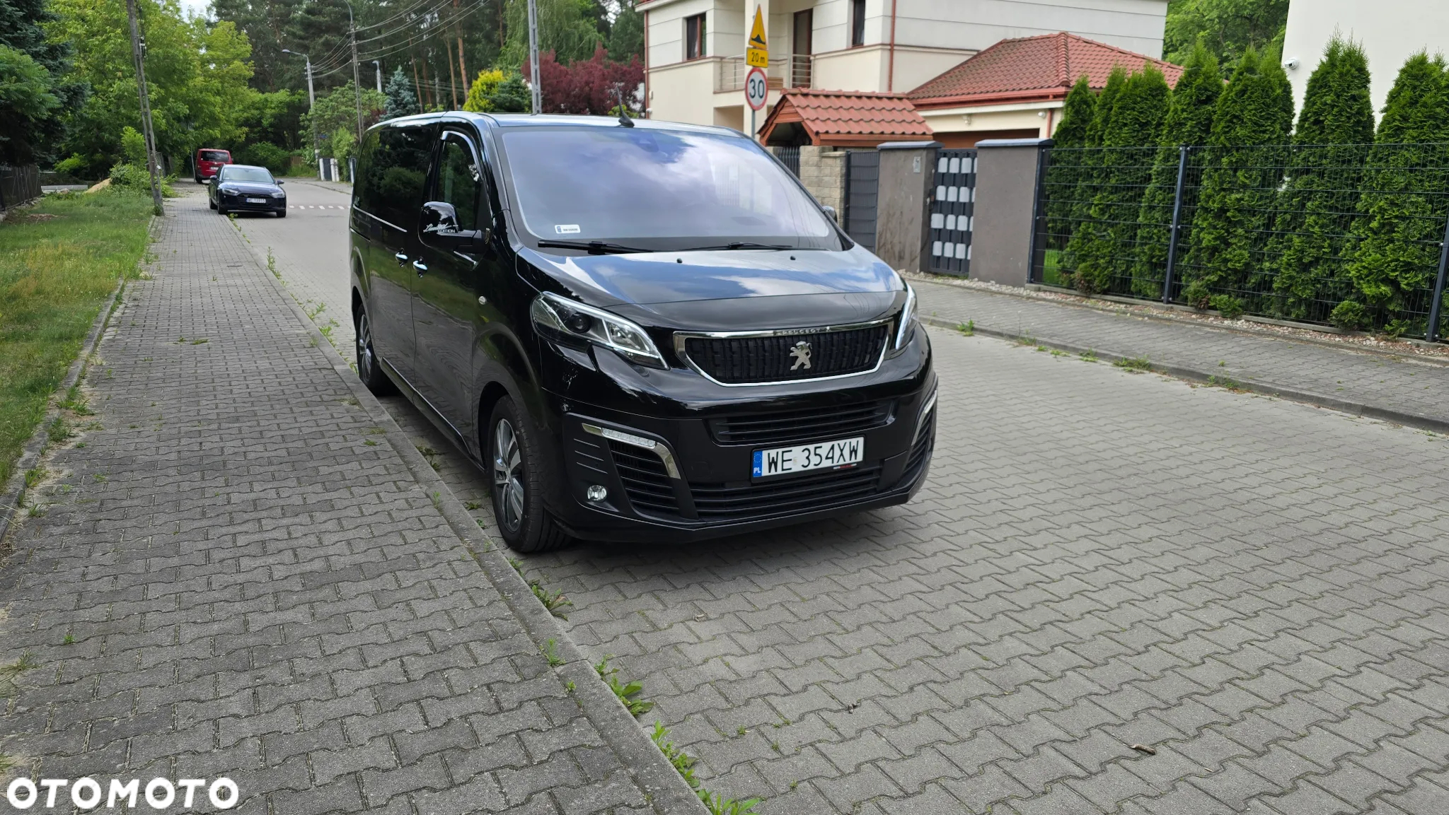Peugeot Traveller - 12