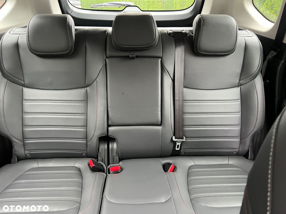 Maxus Euniq 6 - 36