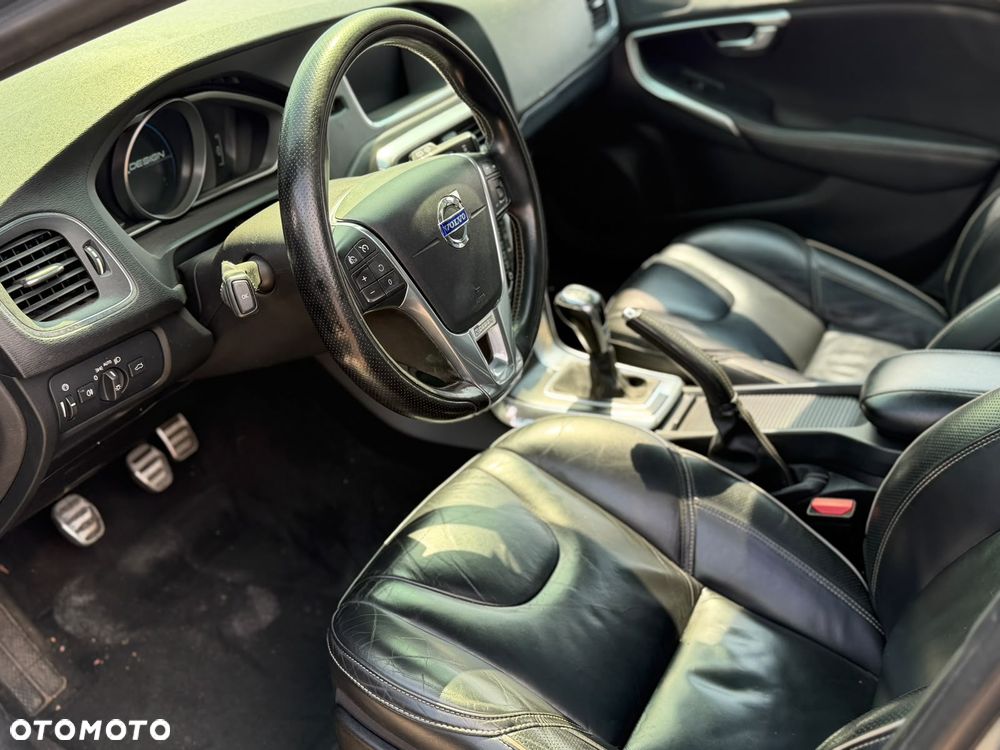 Volvo V40 D4 Drive-E R-Design Summum - 22