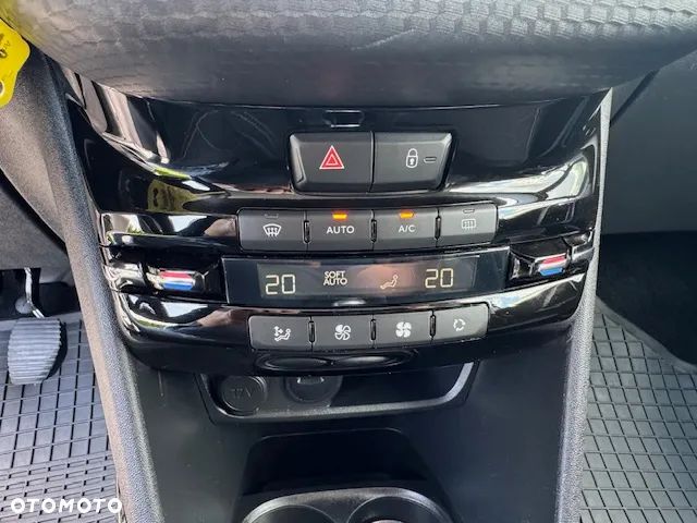 Peugeot 2008 - 18