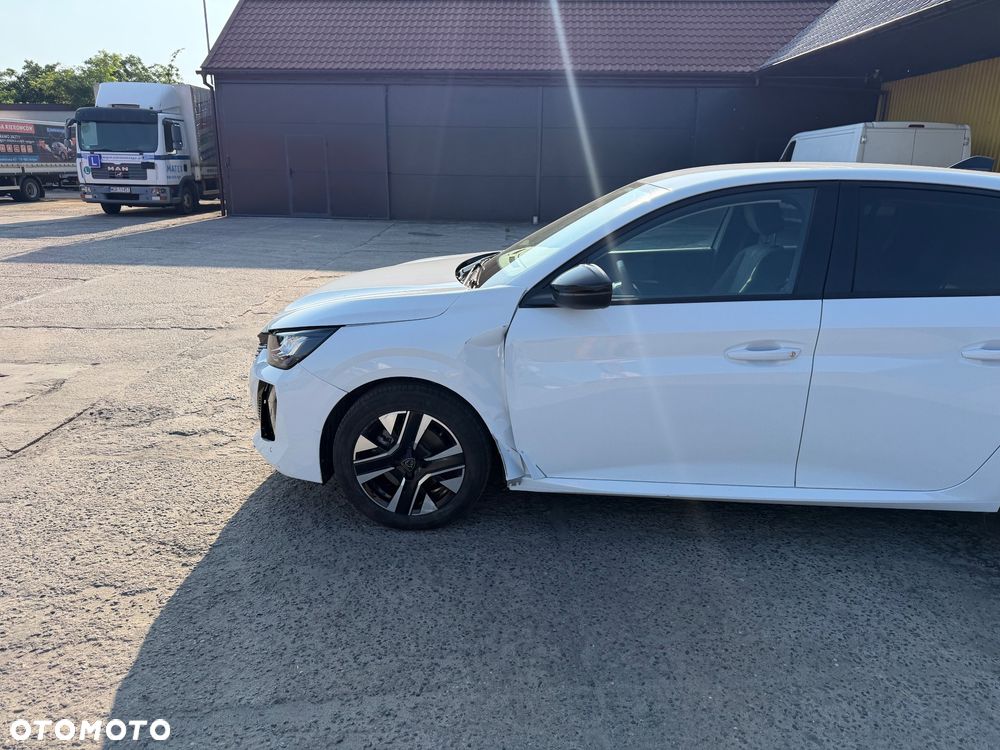Peugeot 208 Benzin 100 Allure - 9