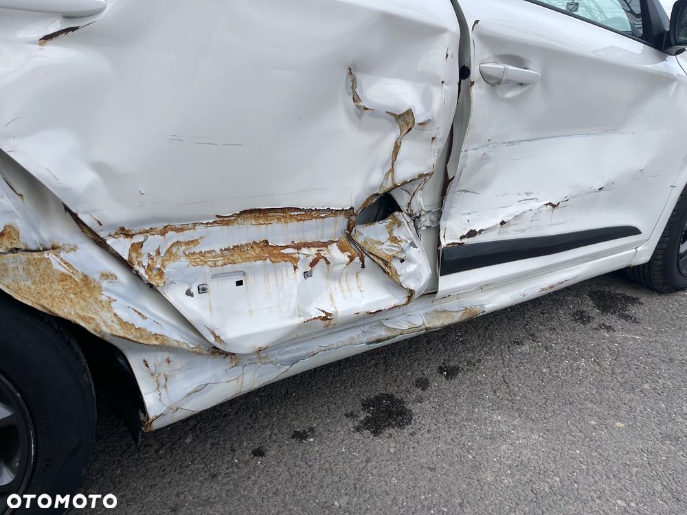 Hyundai i20 1.2 BlueDrive Elegant - 14