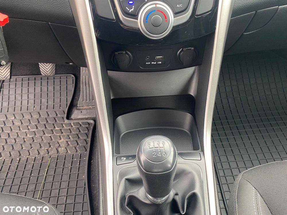 Hyundai i30 1.4 BlueDrive Comfort - 24