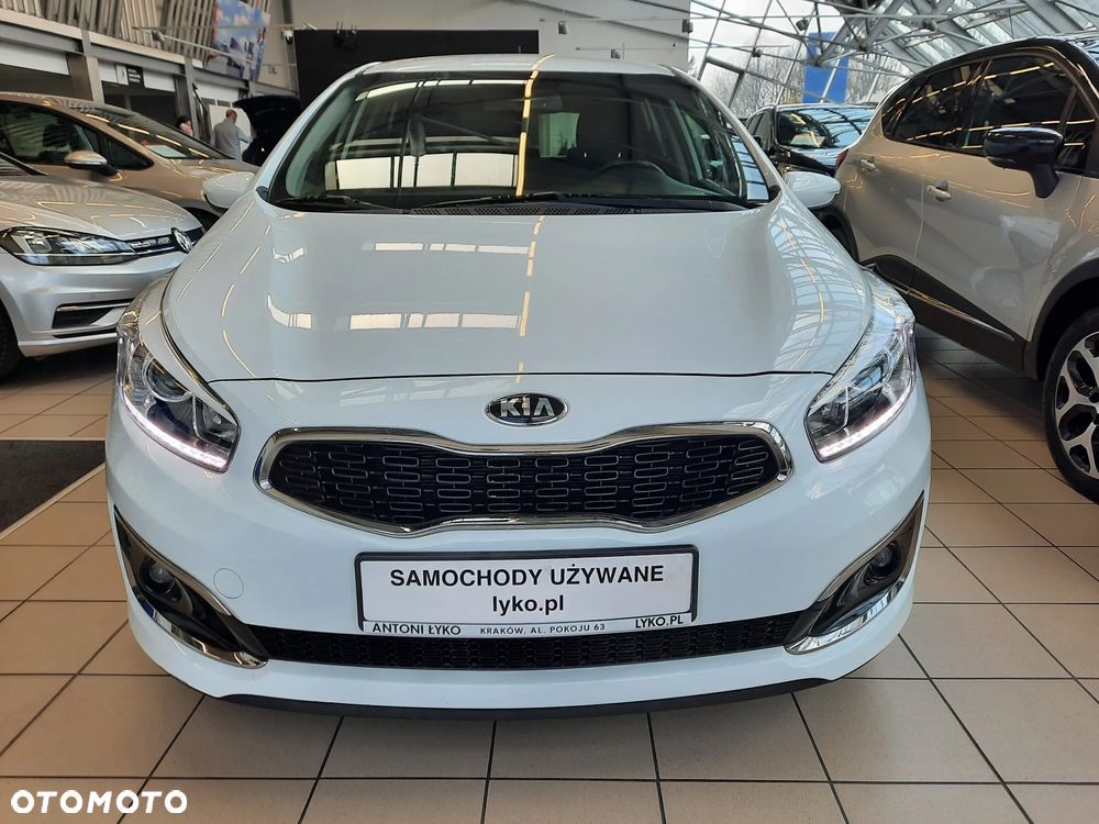 Kia Ceed - 4