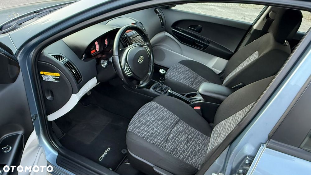 Kia Ceed 1.4 CVVT Attract - 9